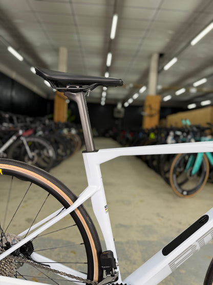 NIEUW BMC Roadmachine Four Di2 Carbon Racefiets