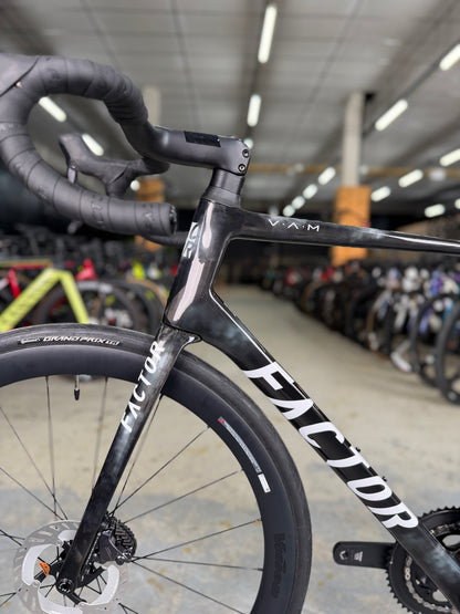 NIEUW Factor O2 VAM Di2 Carbon Racefiets