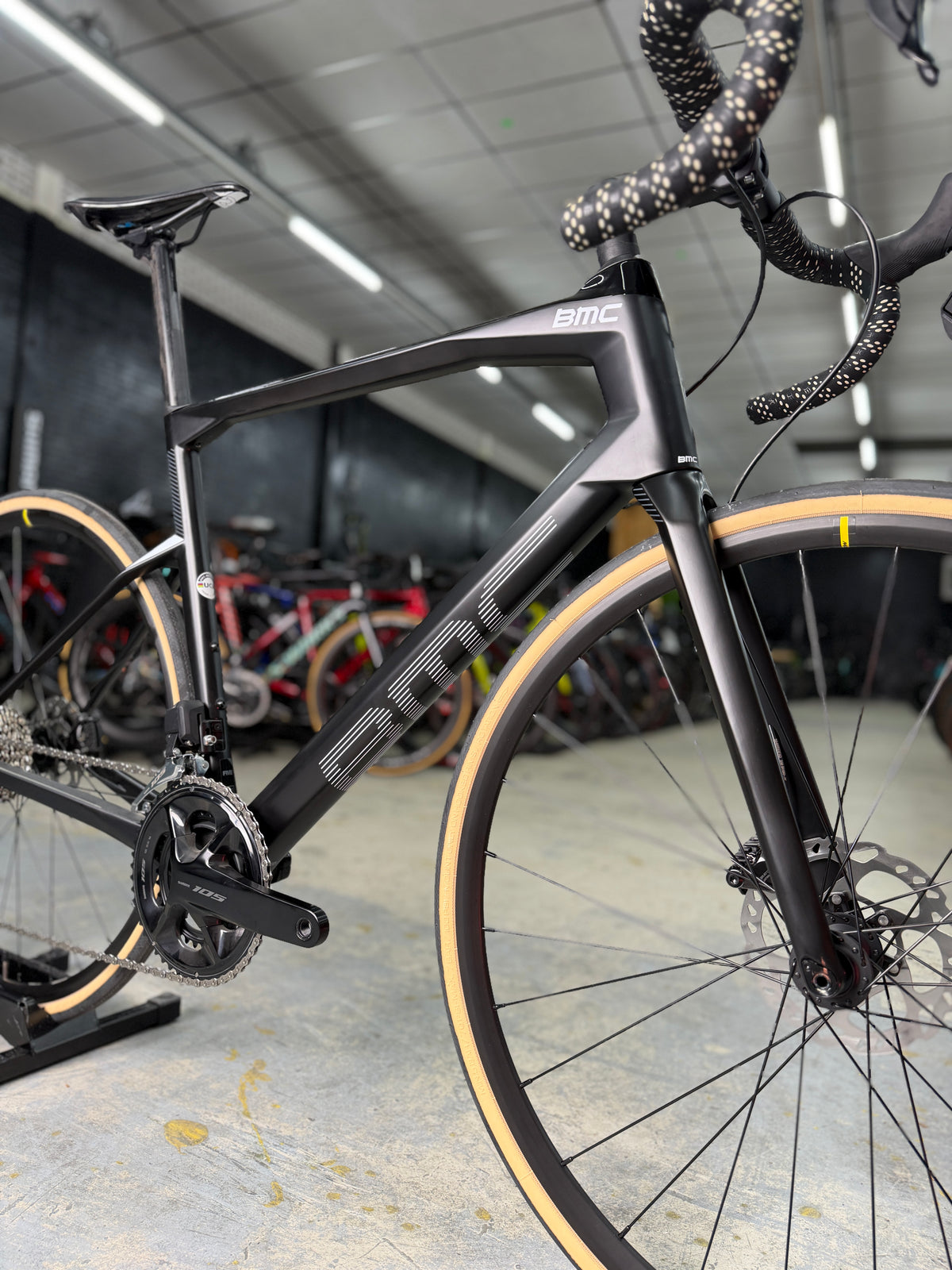NIEUW BMC Roadmachine Five Di2 Carbon Racefiets