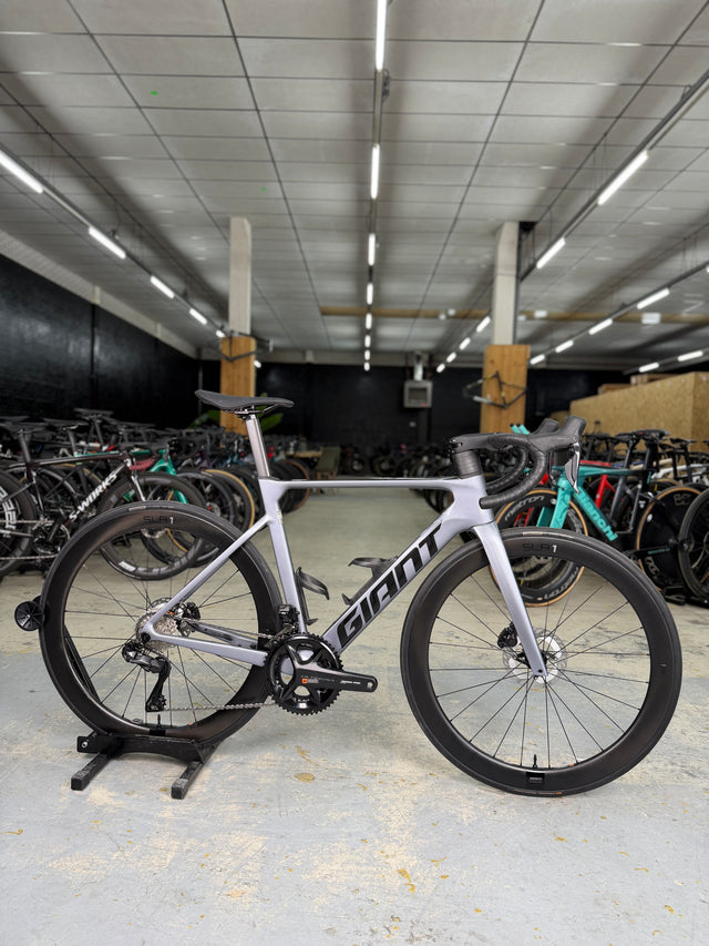SHOWROOM Giant Propel Advanced Pro 0 Di2 Carbon Racefiets