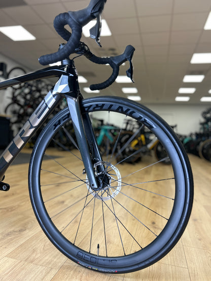 Trek Emonda SL6 AXS Carbon Road Bike