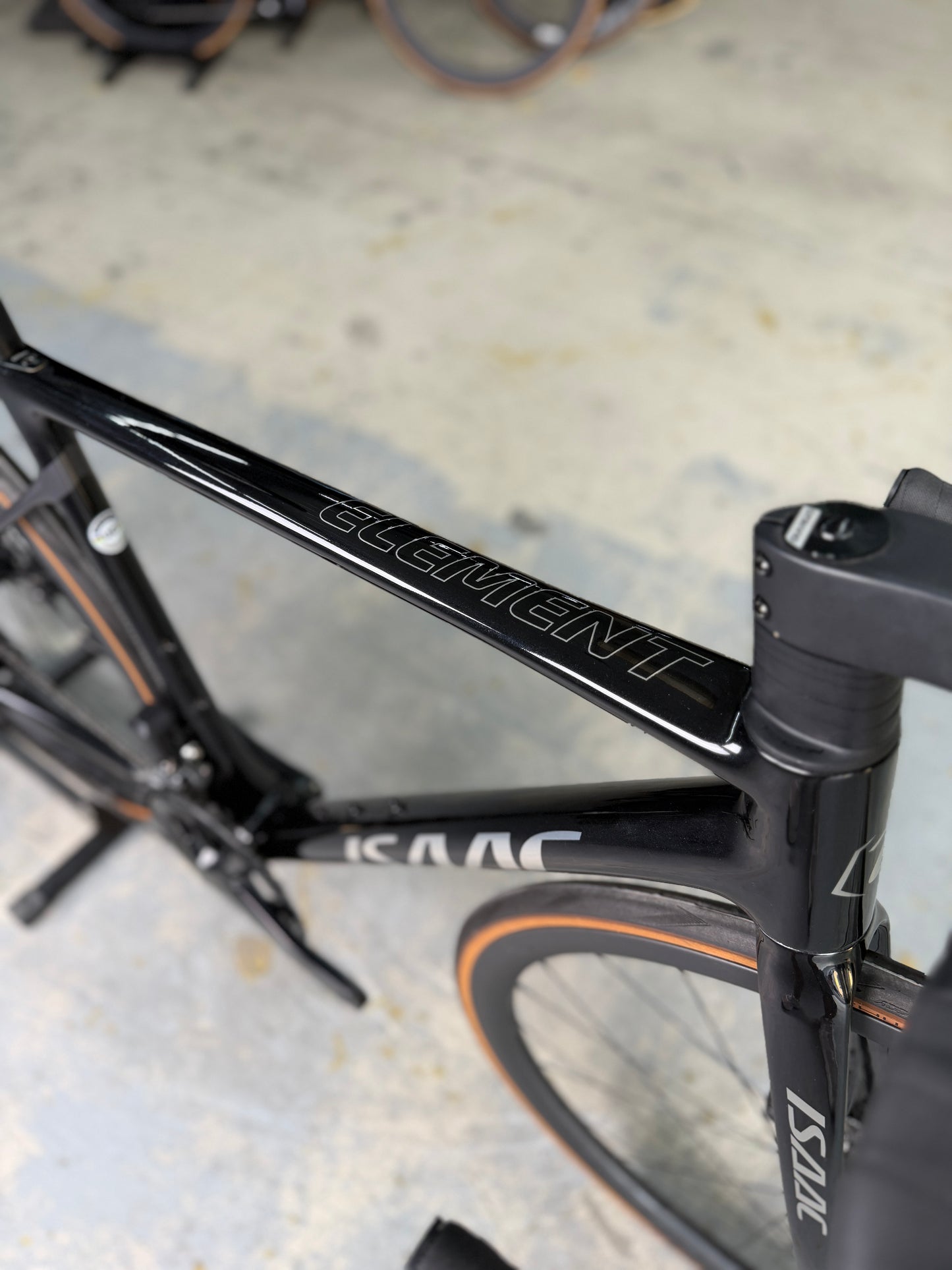 NIEUW Isaac Element Di2 Carbon Racefiets