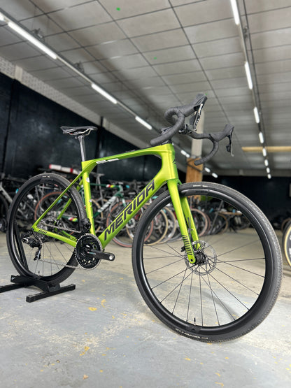 Showroom Model Merida Scultura Endurance GR 8000 Carbon Road Bike