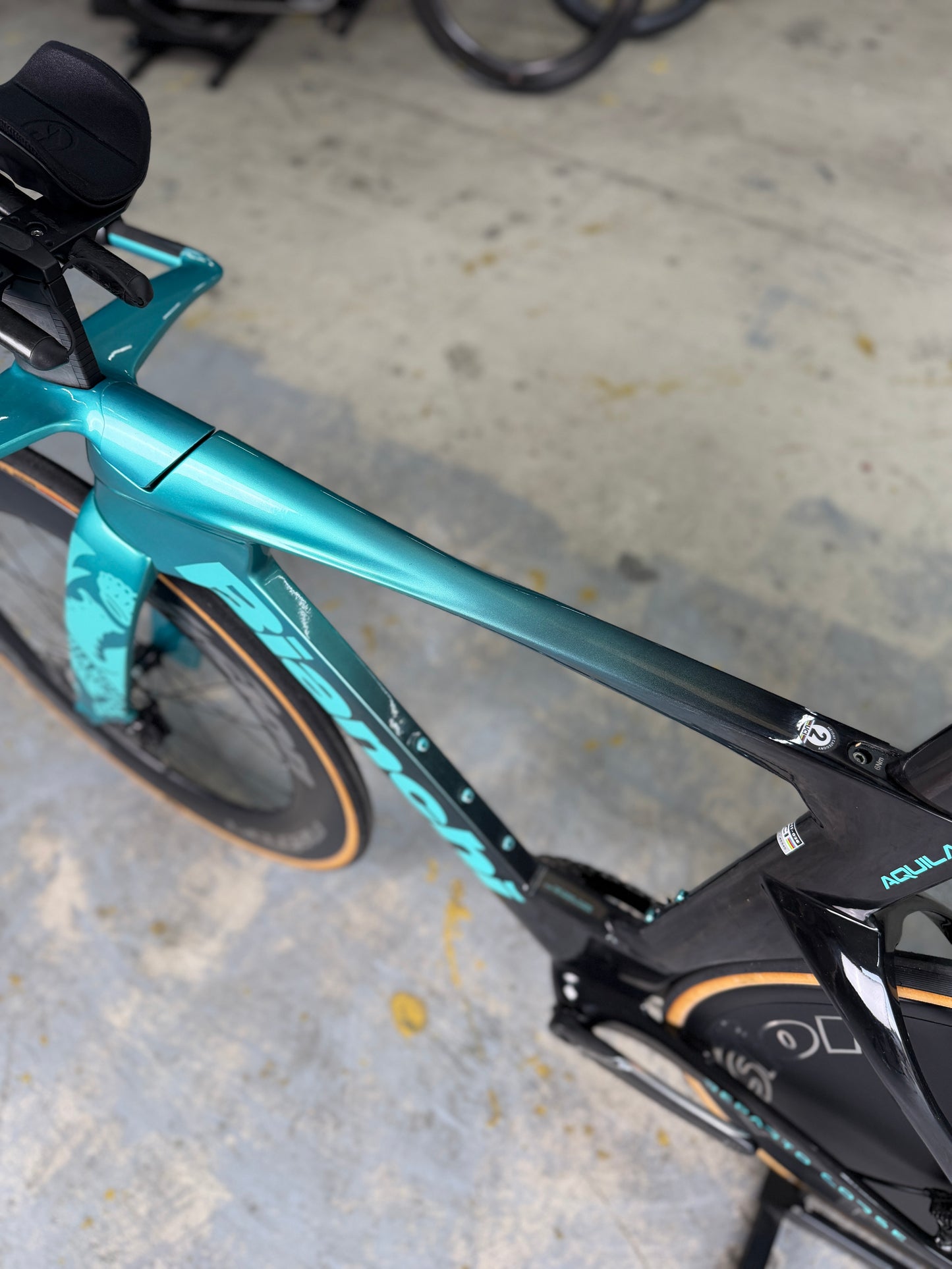 Bianchi Aquila RC Disc Di2 Carbon Racefiets