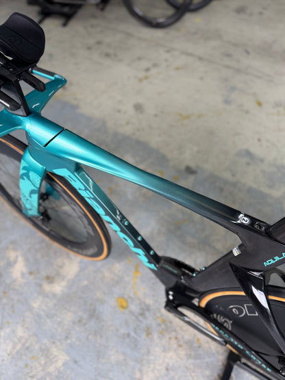 Bianchi Aquila RC Disc Di2 Carbon Racefiets