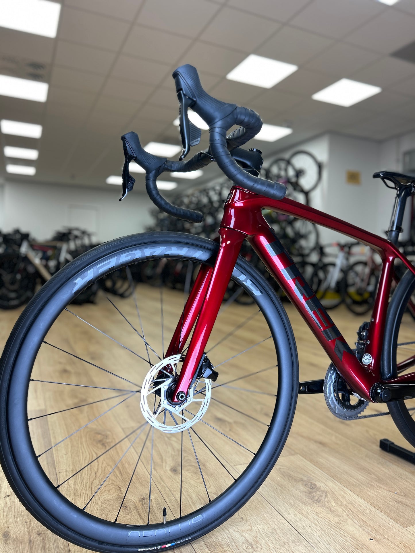 Trek Émonda SL6 AXS Carbon Road Bike