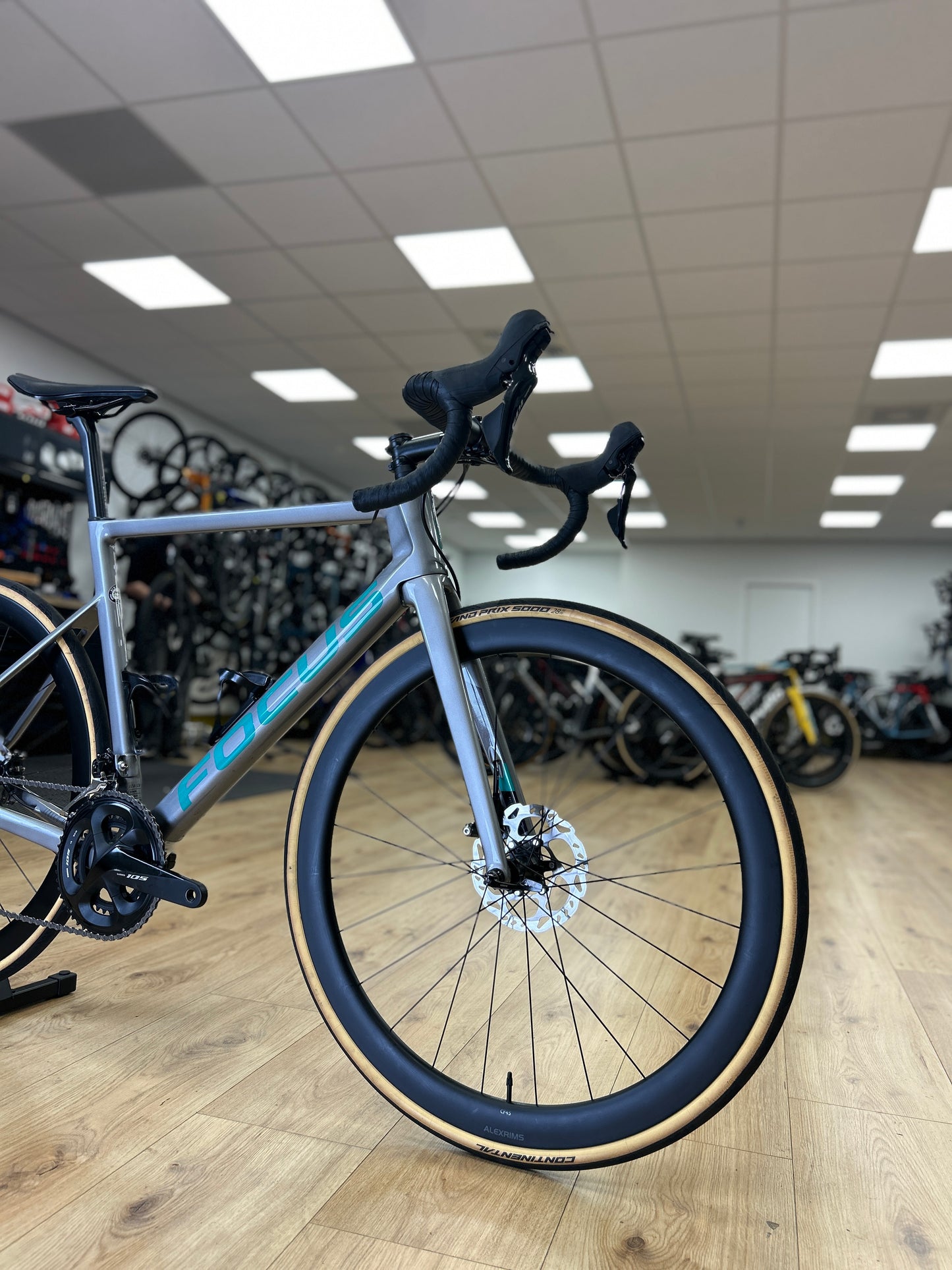 Focus Izalco MAX Disc 8.7 Carbon Racefiets