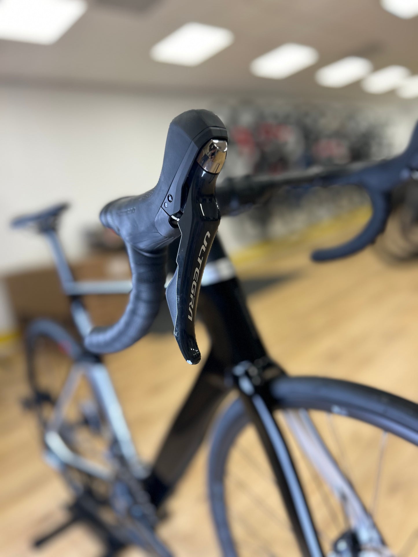 Showroom Orbea Orca Aero Carbon Disc Racefiets