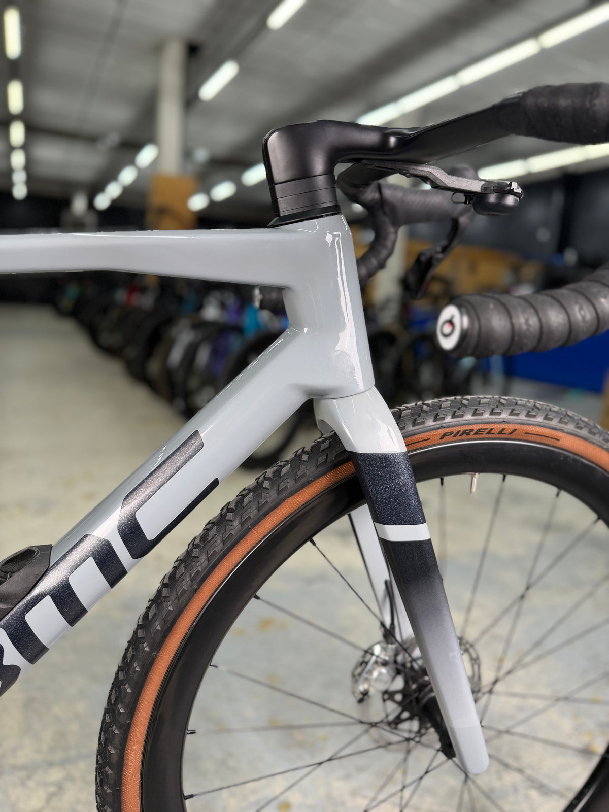 BMC Kaius 01 ONE SRAM RED eTap Gravel Fiets