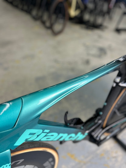 Bianchi Aquila RC Disc Di2 Carbon TT