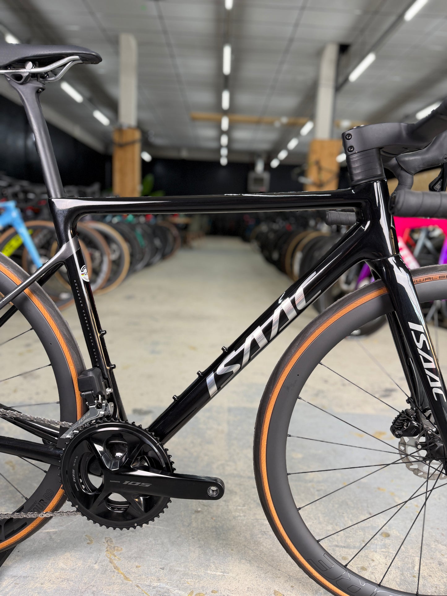 NIEUW Isaac Element Di2 Carbon Racefiets