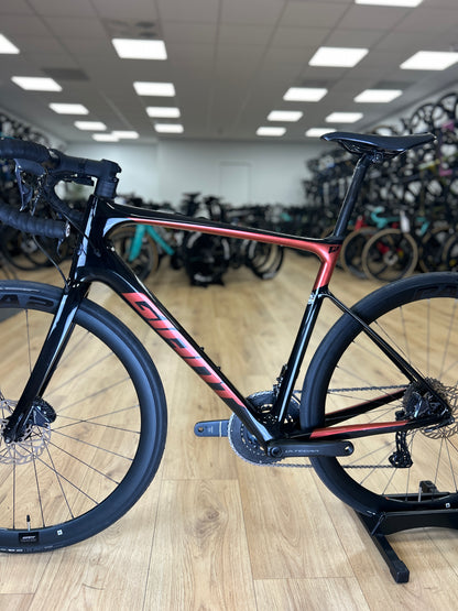Giant Defy Advanced 1 Di2 Carbon Racefiets