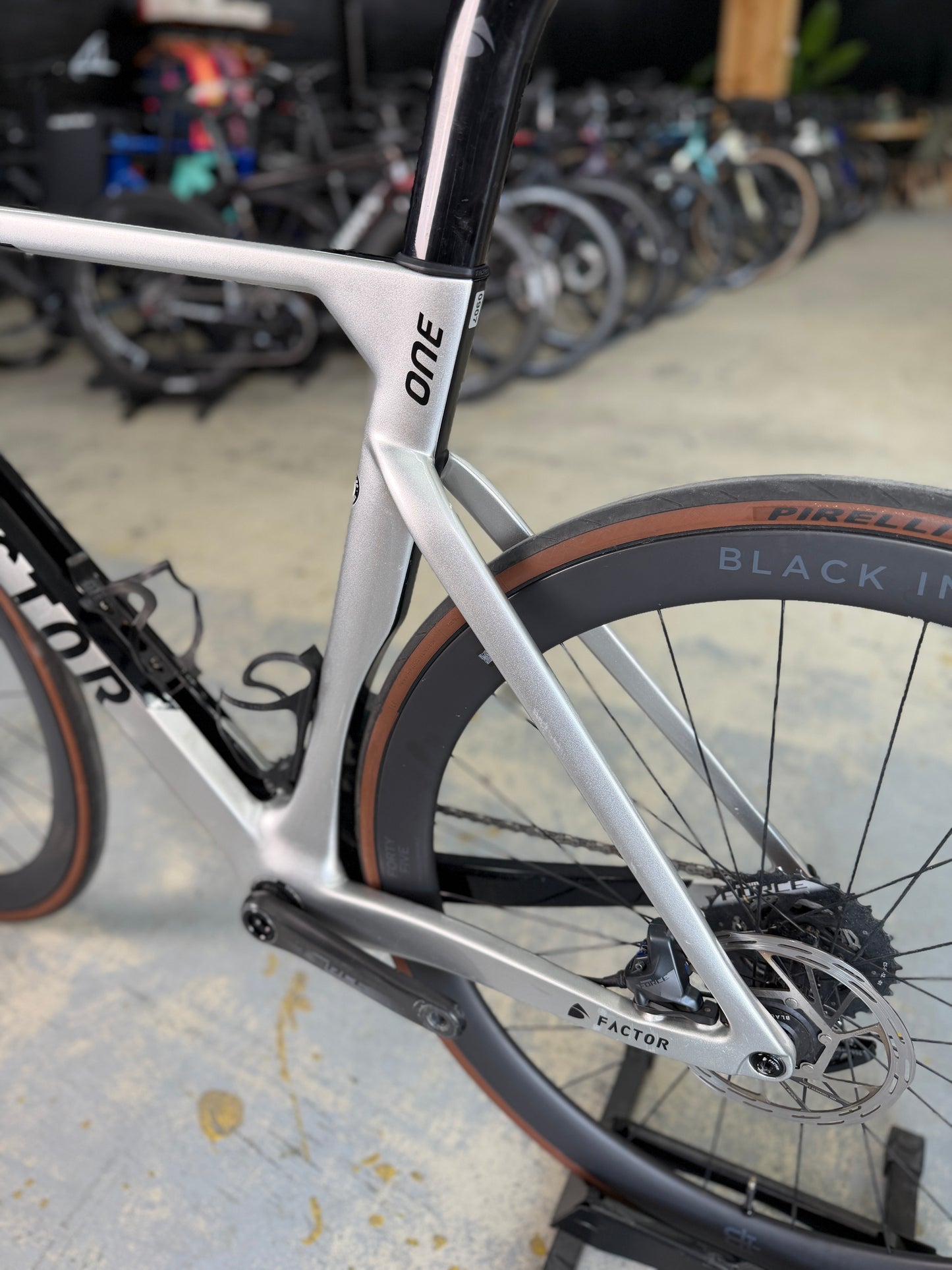 Factor ONE AXS Carbon Racefiets