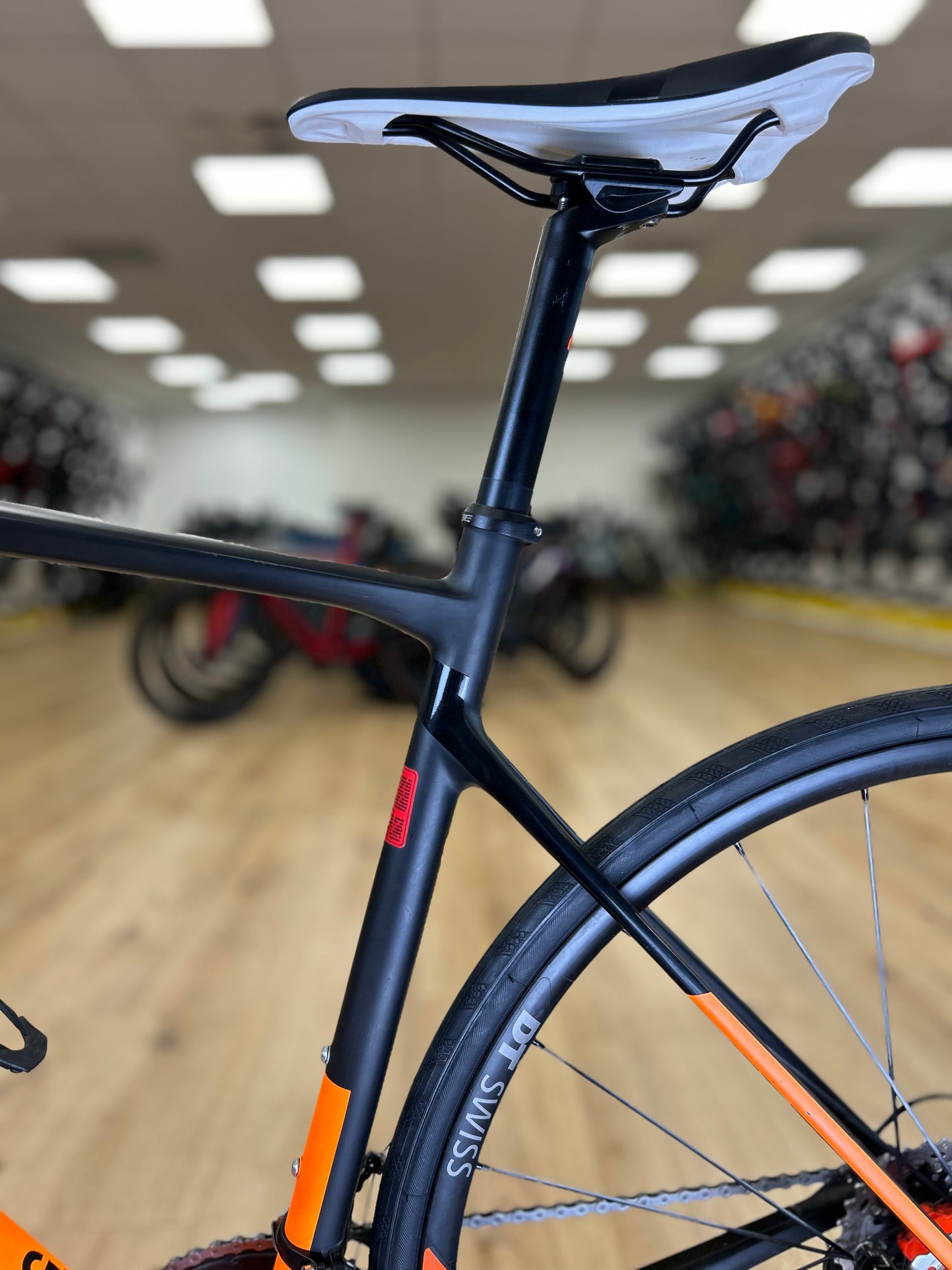 Cube Attain Ultegra Carbon Disc Racefiets