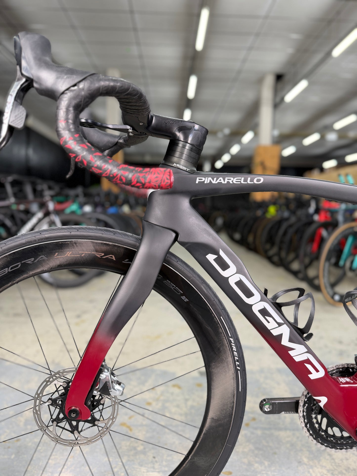 Pinarello Dogma F12 INEOS Team eTap Carbon Racefiets