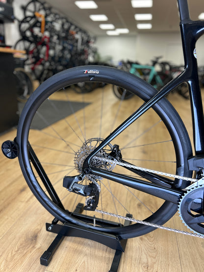 0km Showroom Model Cervélo Caledonia-5 AXS Carbon Racefiets