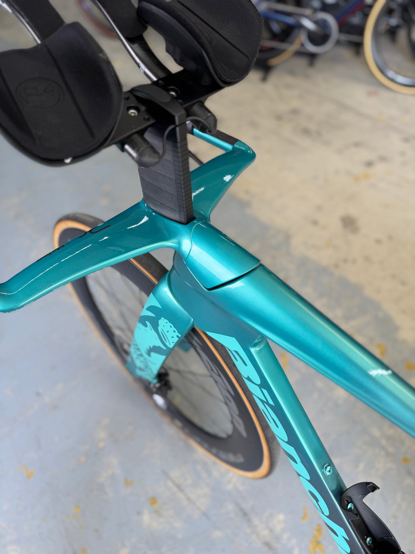 Bianchi Aquila RC Disc Di2 Carbon Road Bike