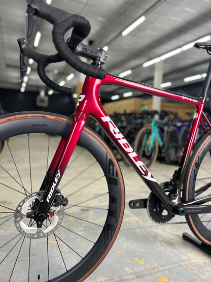 Showroom model Ridley Helium SLX Di2 Carbon Race Bike