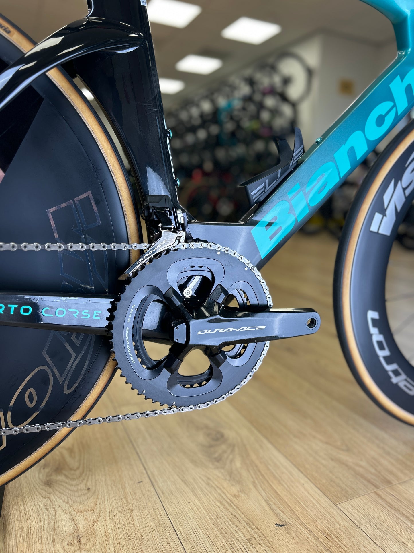 Bianchi Aquila RC Disc Di2 Carbon Racefiets