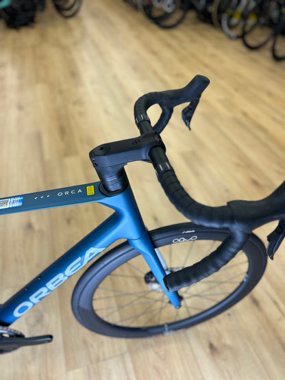 0km Showroom Model Orbea Orca M20iTEAM Di2 Carbon Racefiets
