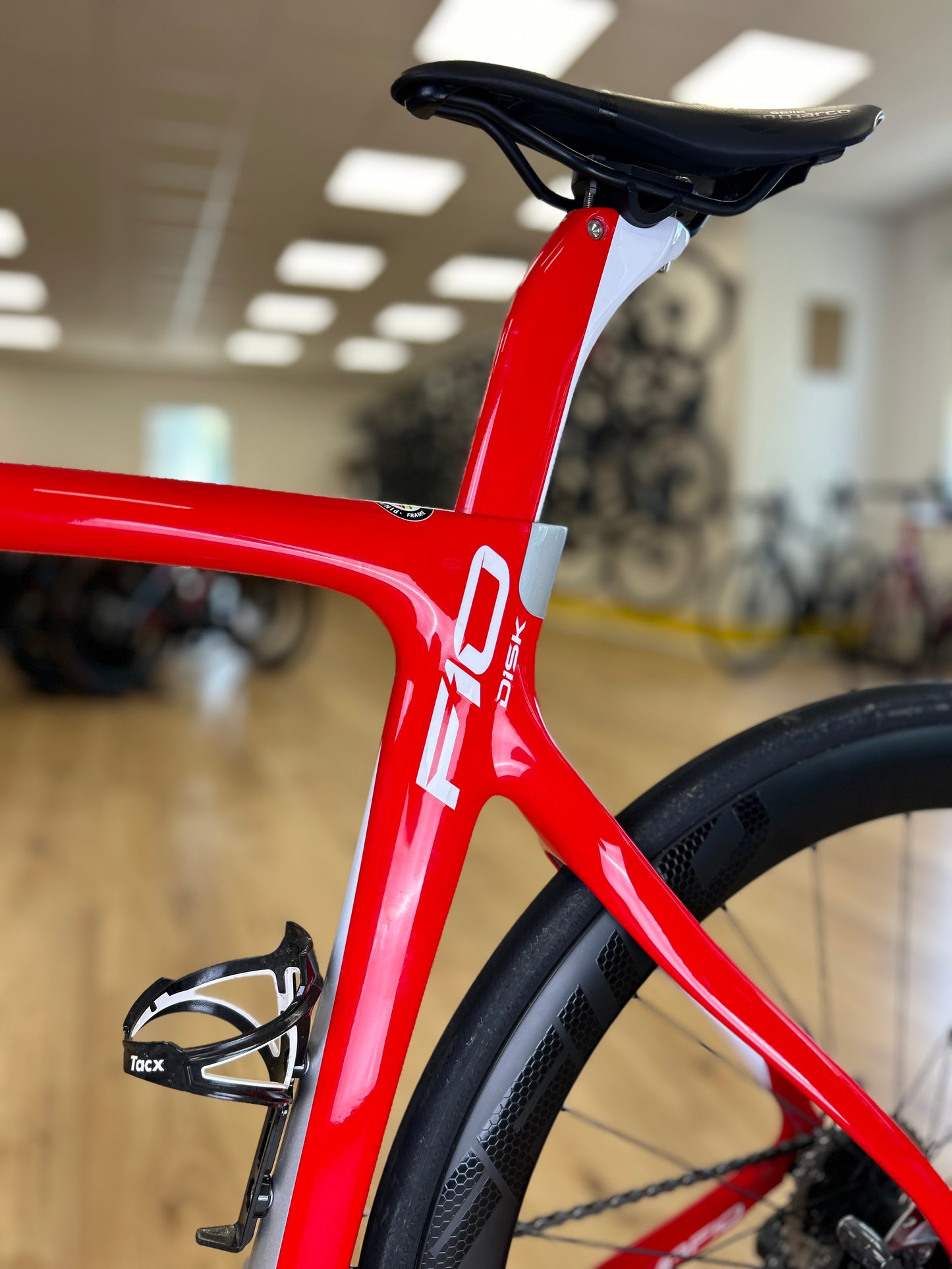 500km Pinarello Dogma F10 Disc Carbon Racefiets