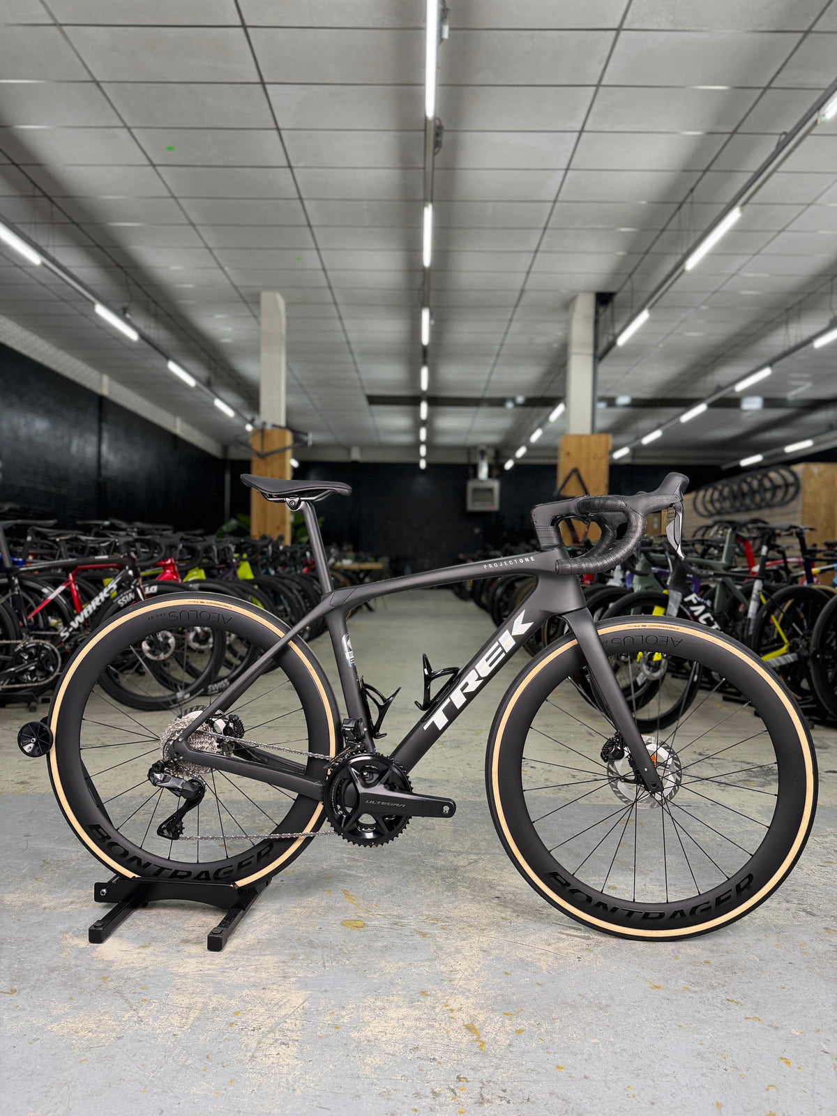 SHOWROOM Trek Domane SLR Di2 Carbon Racefiets
