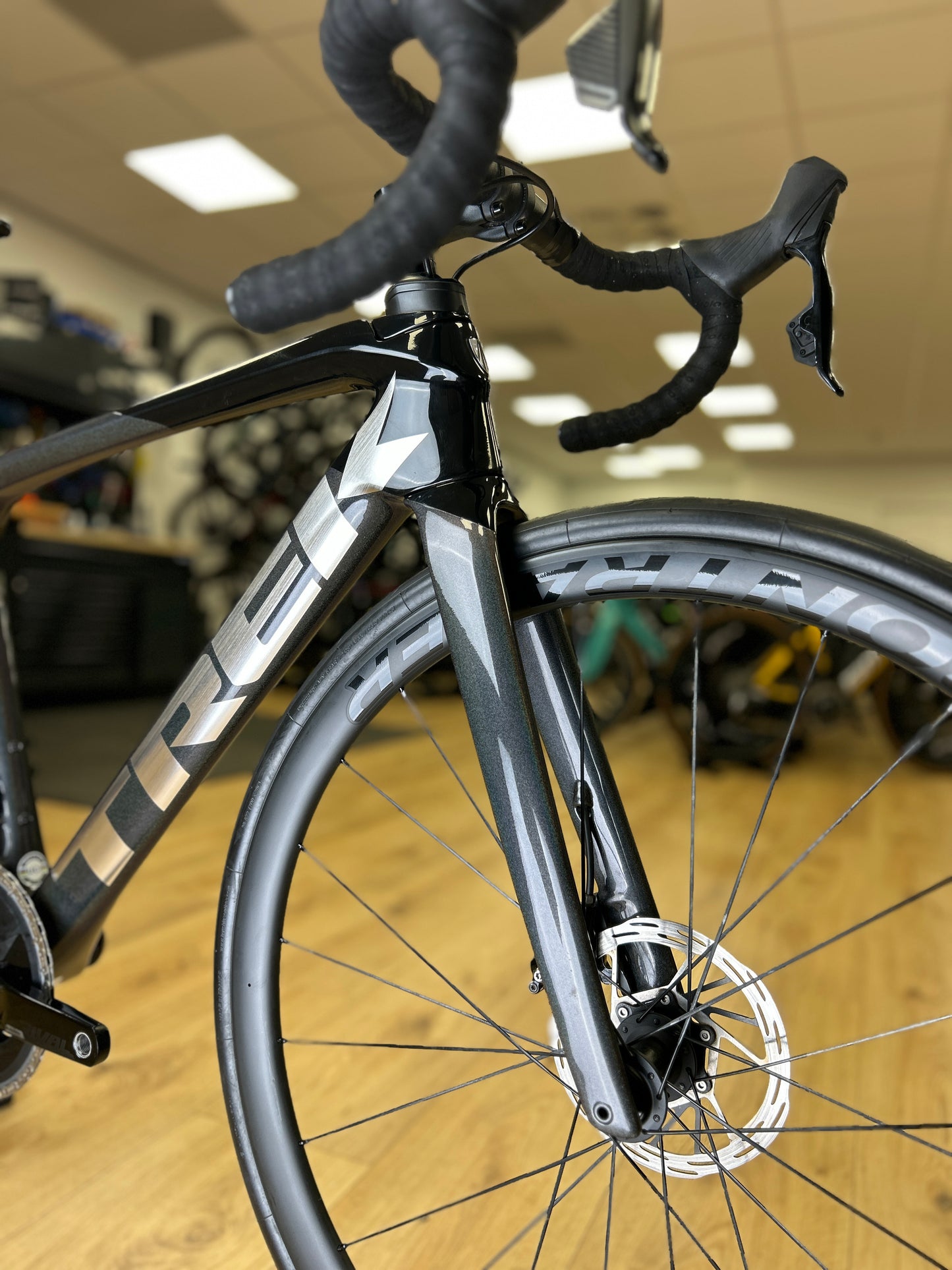 Trek Emonda SL6 AXS Carbon Road Bike