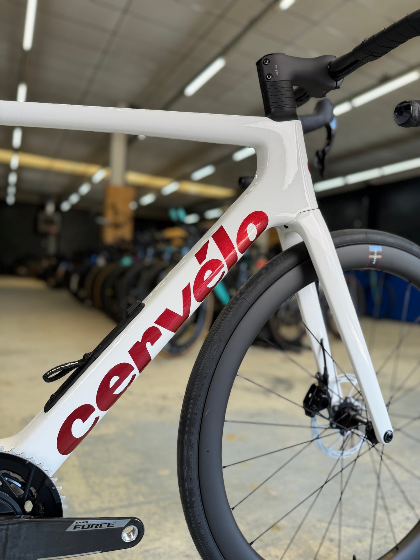 SHOWROOM Cervélo Caledonia-5 AXS Carbon Racefiets