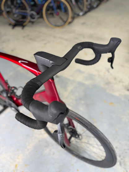 1000km Trek Madone SLR7 eTap Carbon Racefiets