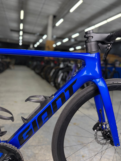 Giant Propel Advanced 2 Carbon Road Bike