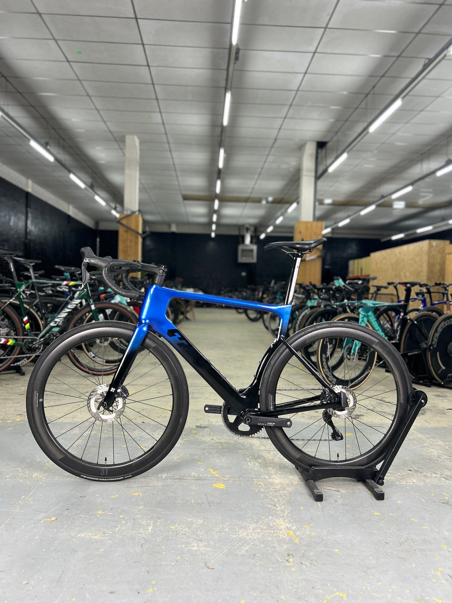 3T Strada Di2 Disc Carbon Racefiets