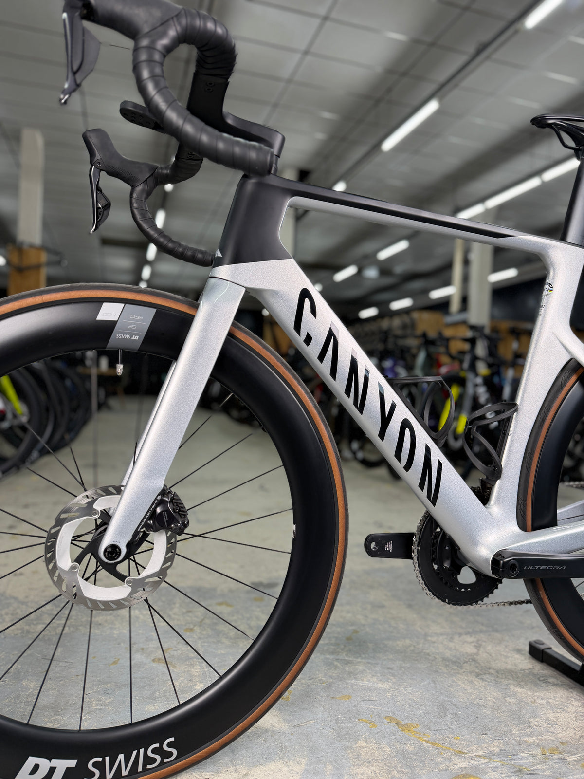 300km Canyon Aeroad CF SLX Di2 Carbon Racefiets