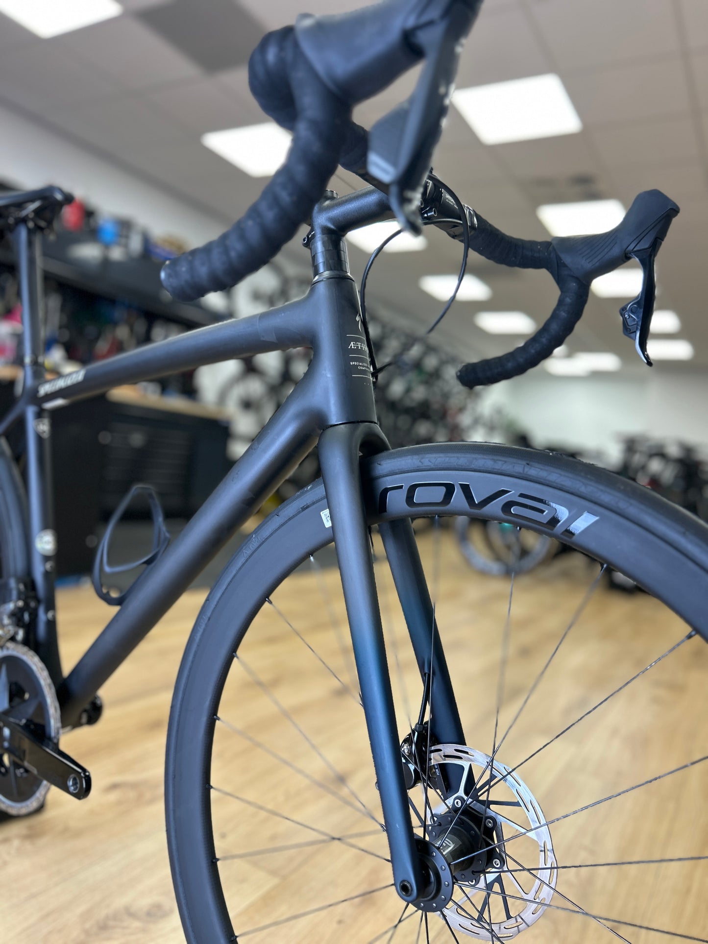 1000km Specialized Aethos Comp AXS Carbon Racefiets