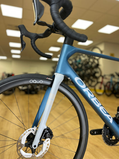 0km Showroom Model Orbea Orca M30i Di2 Carbon Racefiets