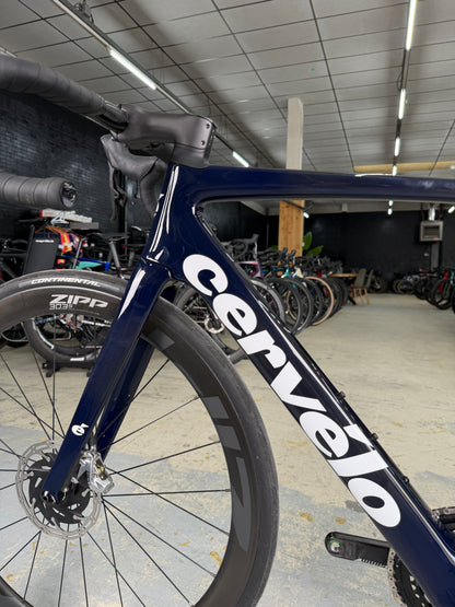 Cervélo Caledonia-5 Red eTap Carbon Racefiets