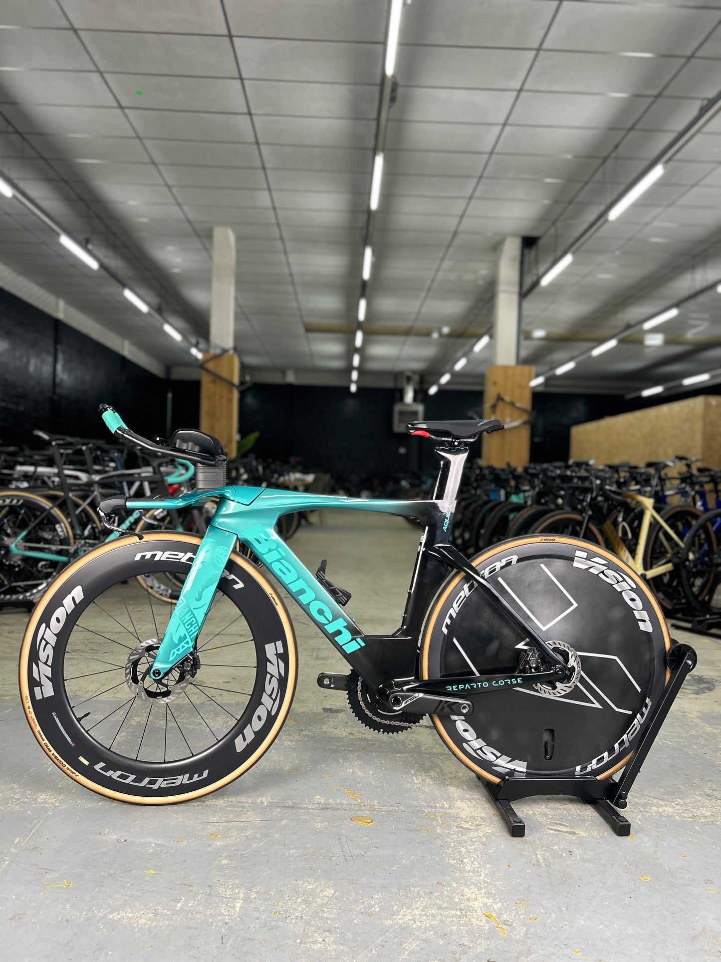 Bianchi Aquila RC Disc Di2 Carbon TT