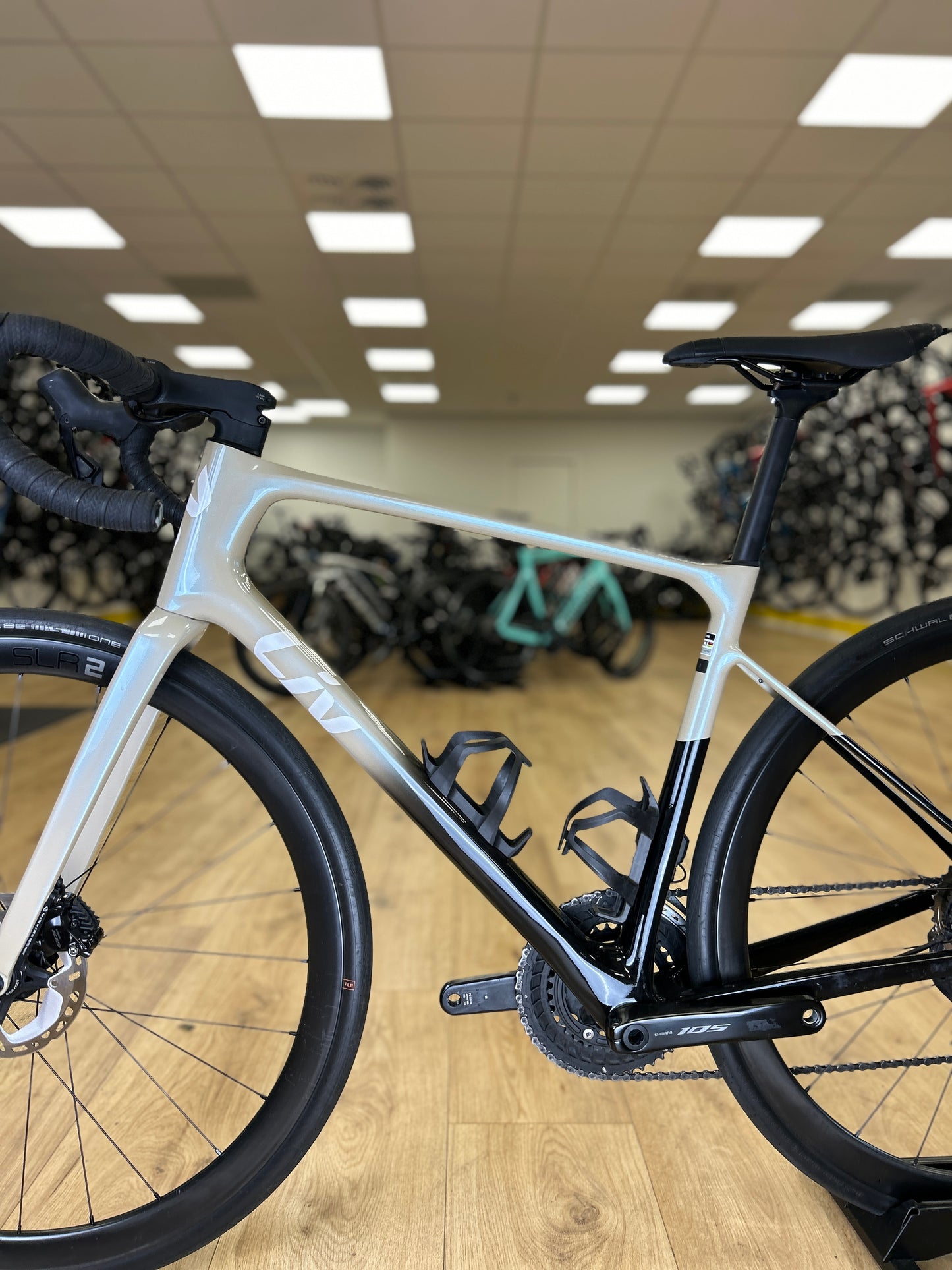 Liv Avail DI2 Carbon Disc Racefiets
