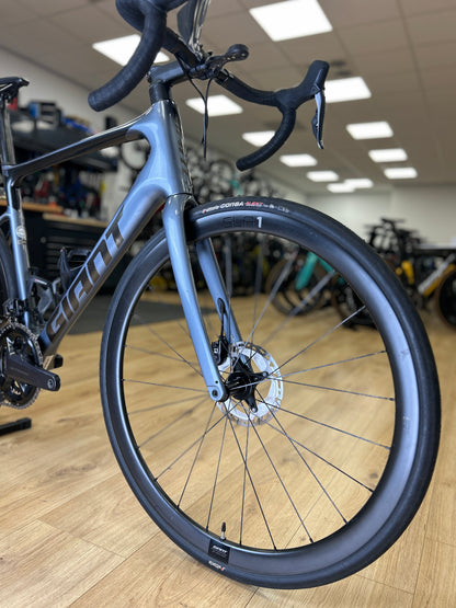Giant Defy Advanced Pro 1 Di2 Carbon Racefiets