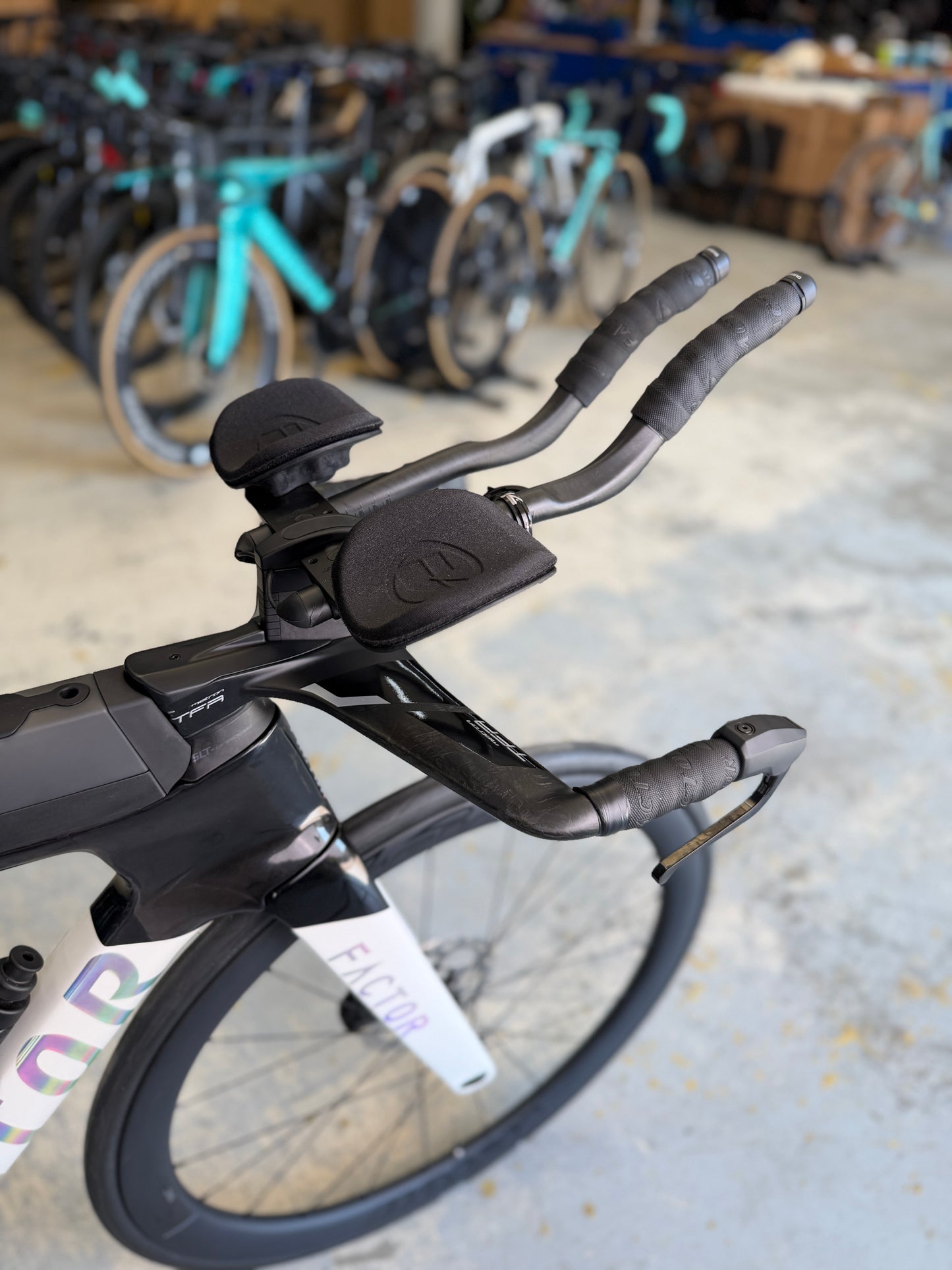Demo Factor SLiCK Di2 Carbon TT