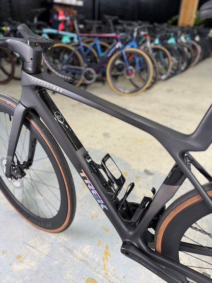 1000km Trek Madone SLR7 Di2 Carbon Racefiets