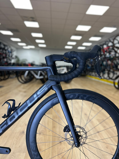 Focus Izalco Max 9.8 Di2 Carbon Racefiets