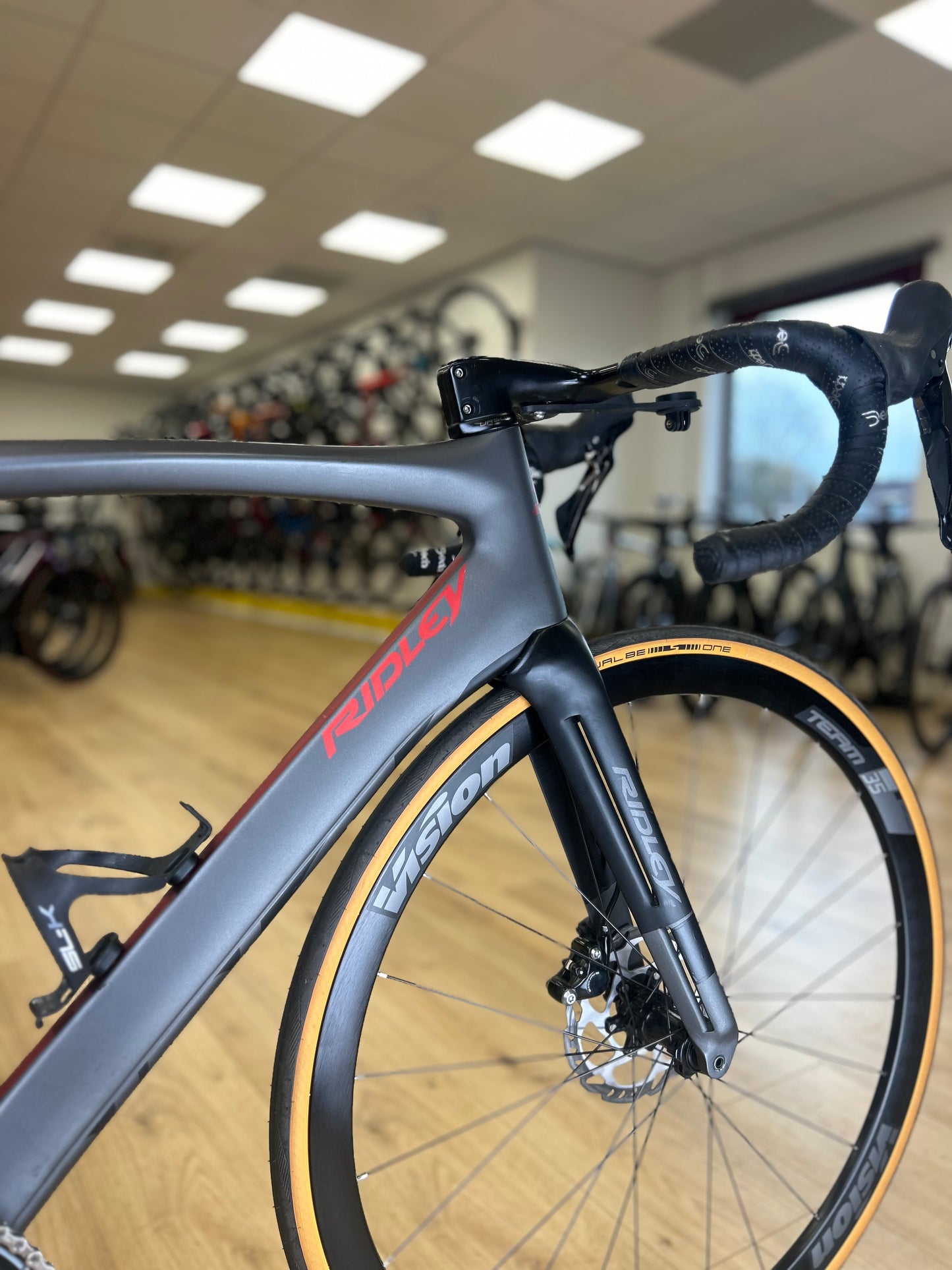 Ridley Noah Carbon 105 Disc Racefiets