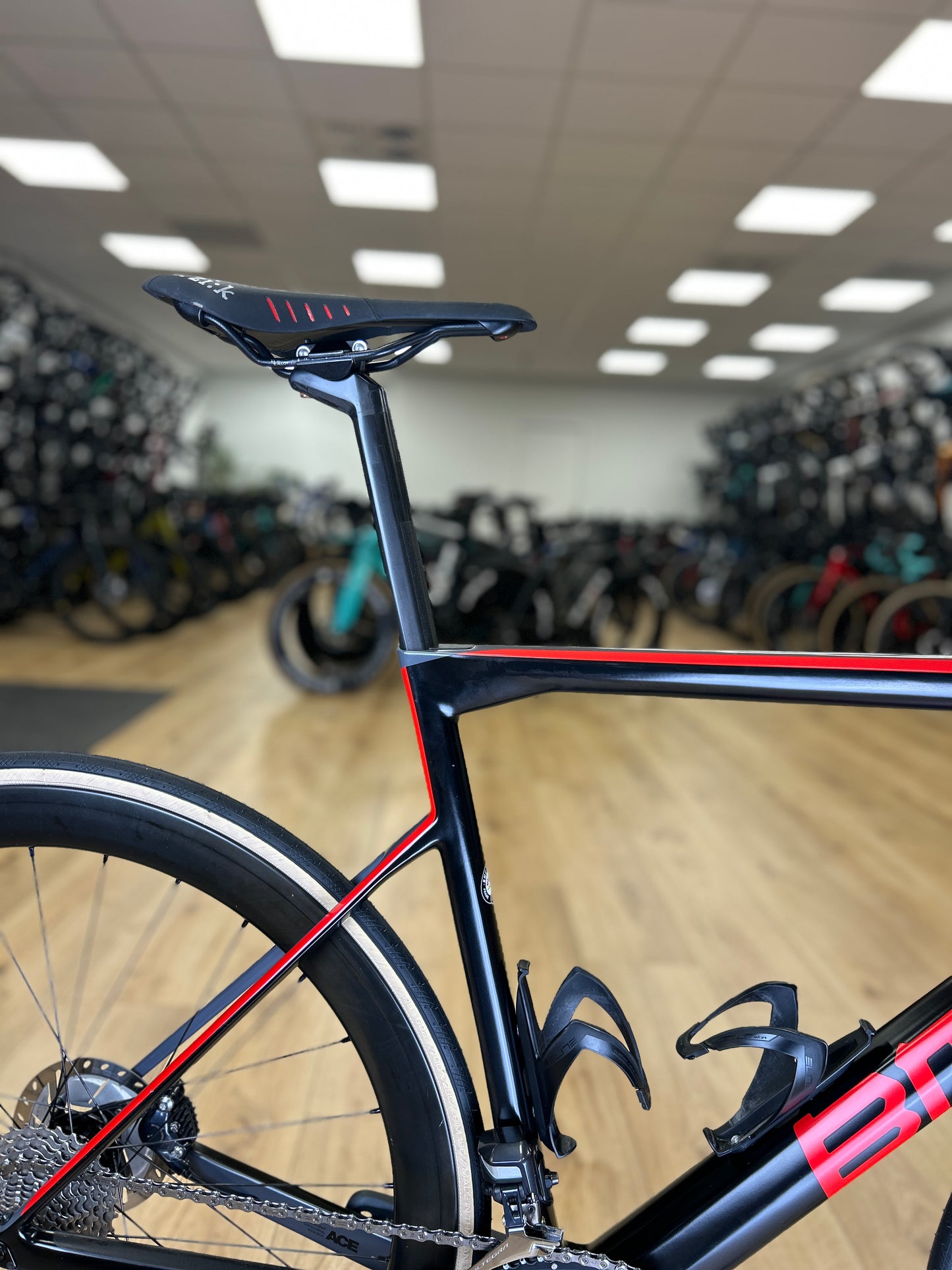 BMC Teammachine SLR02 Di2 Carbon Road Bike