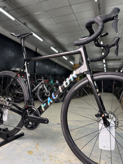 NIEUW Factor O2 VAM Di2 Carbon Racefiets