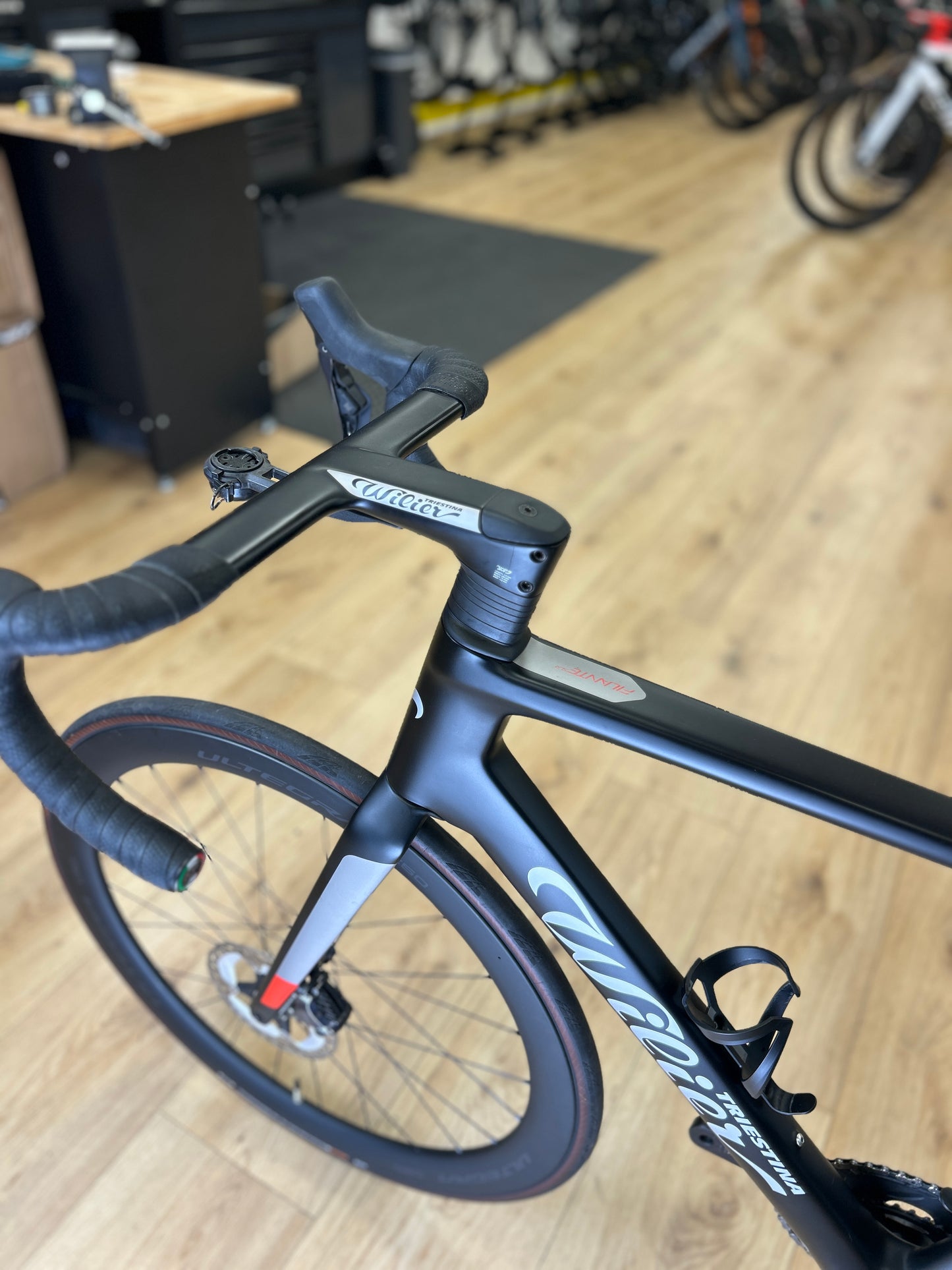 2000km Wilier Filante SLR Di2 Carbon Racefiets
