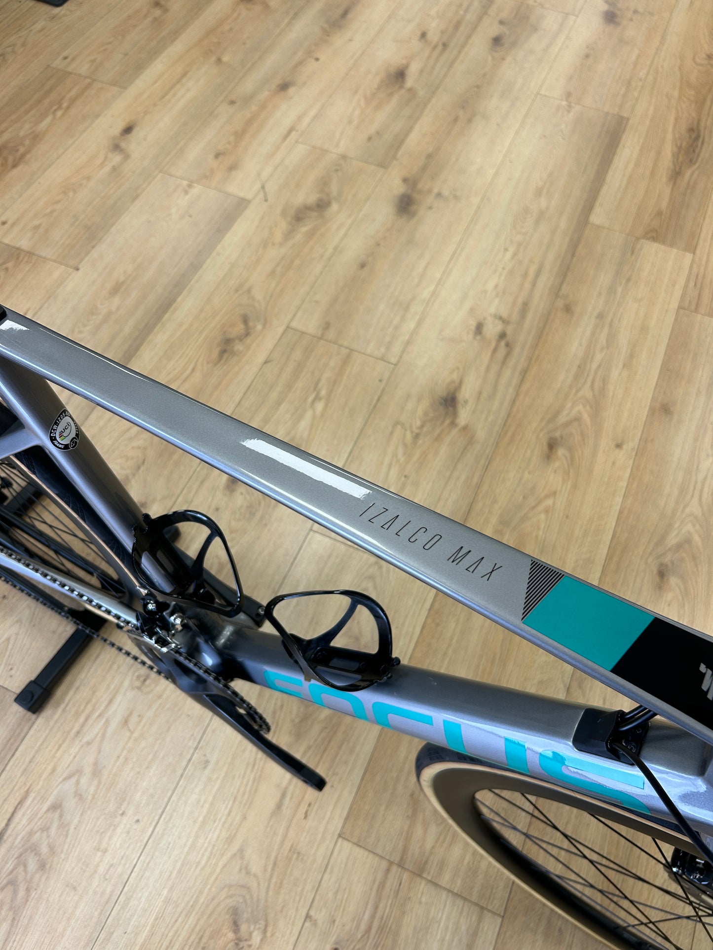 Focus Izalco MAX Disc 8.7 Carbon Racefiets