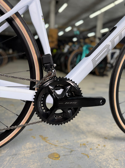 NIEUW BMC Roadmachine Four Di2 Carbon Racefiets