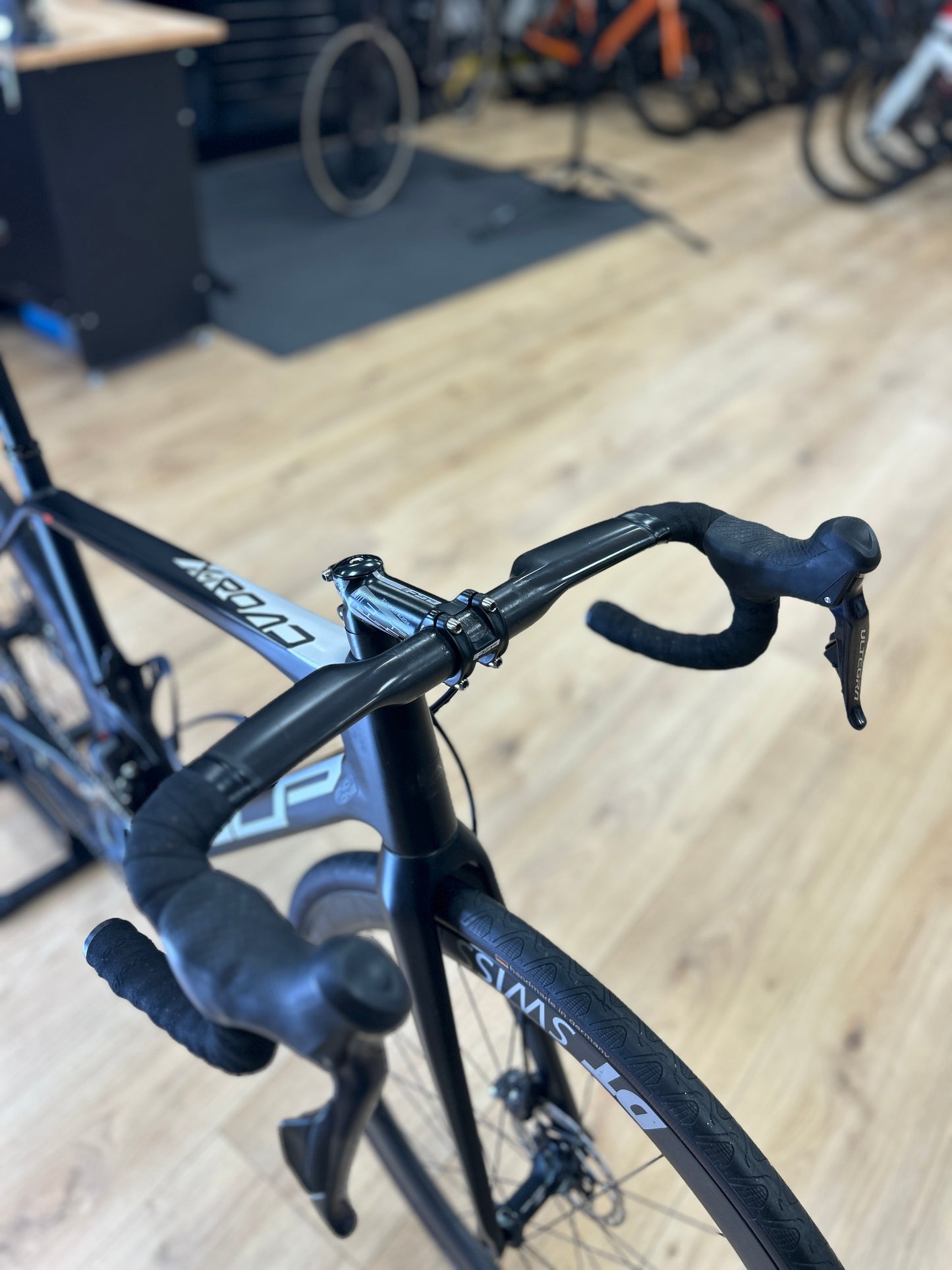 SUP X-Road Di2 Carbon Racefiets