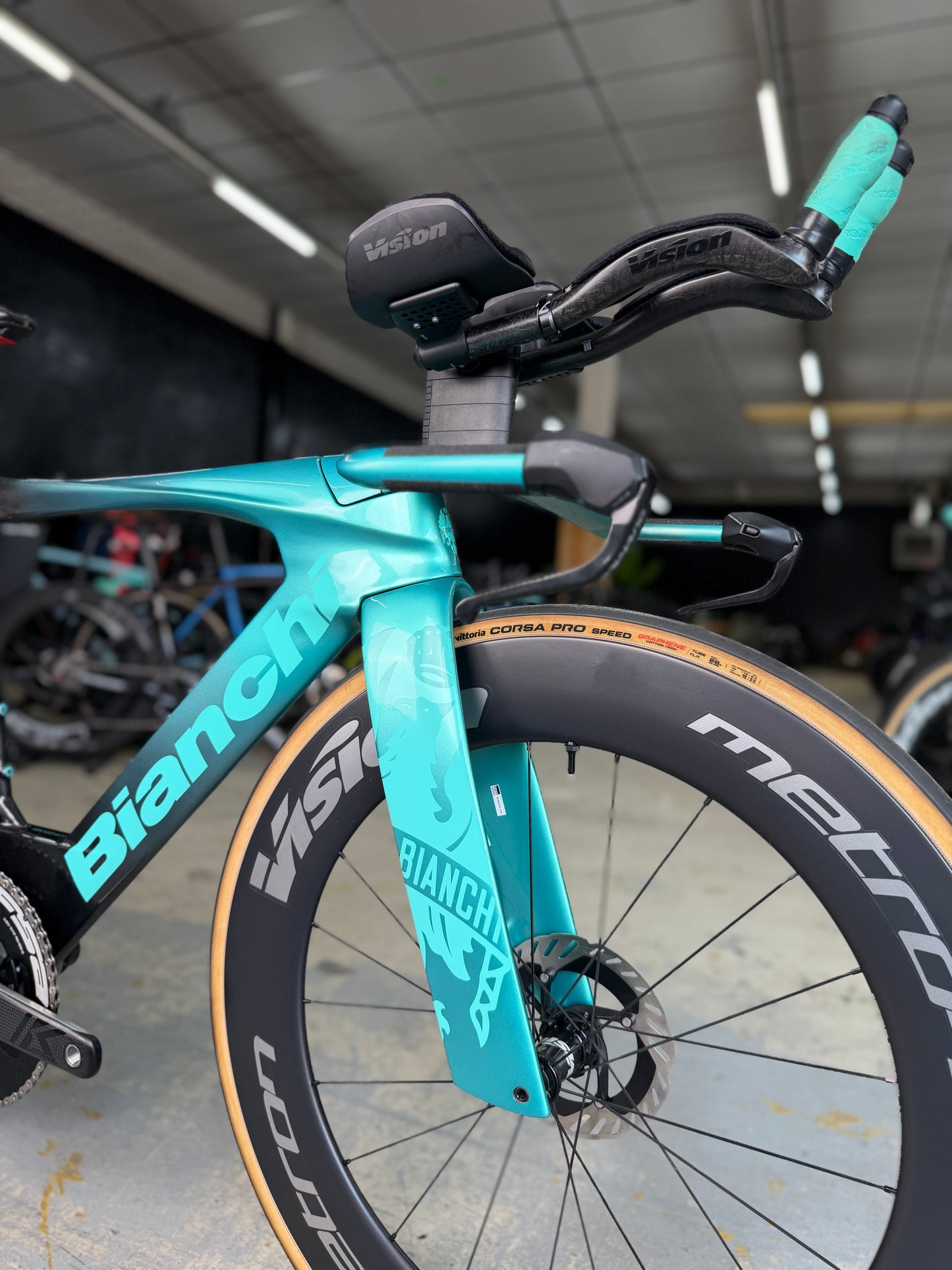 Bianchi Aquila RC Disc Di2 Carbon TT