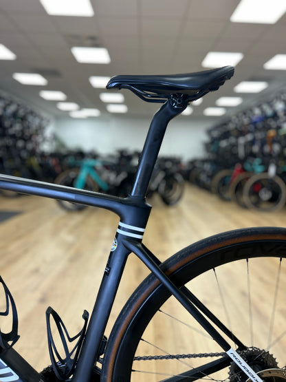 Specialized Roubaix Expert Di2 Carbon Road Bike